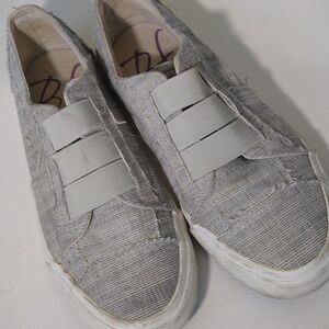 Blowfish Maura  size 8M   slip on sneakers  light gray
